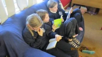 Enjoying the class sofa 003